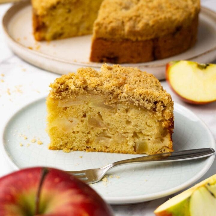 Apple crumb cake - Sugar Pursuit