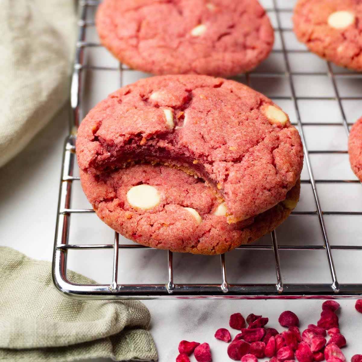Raspberry cookies Sugar Pursuit
